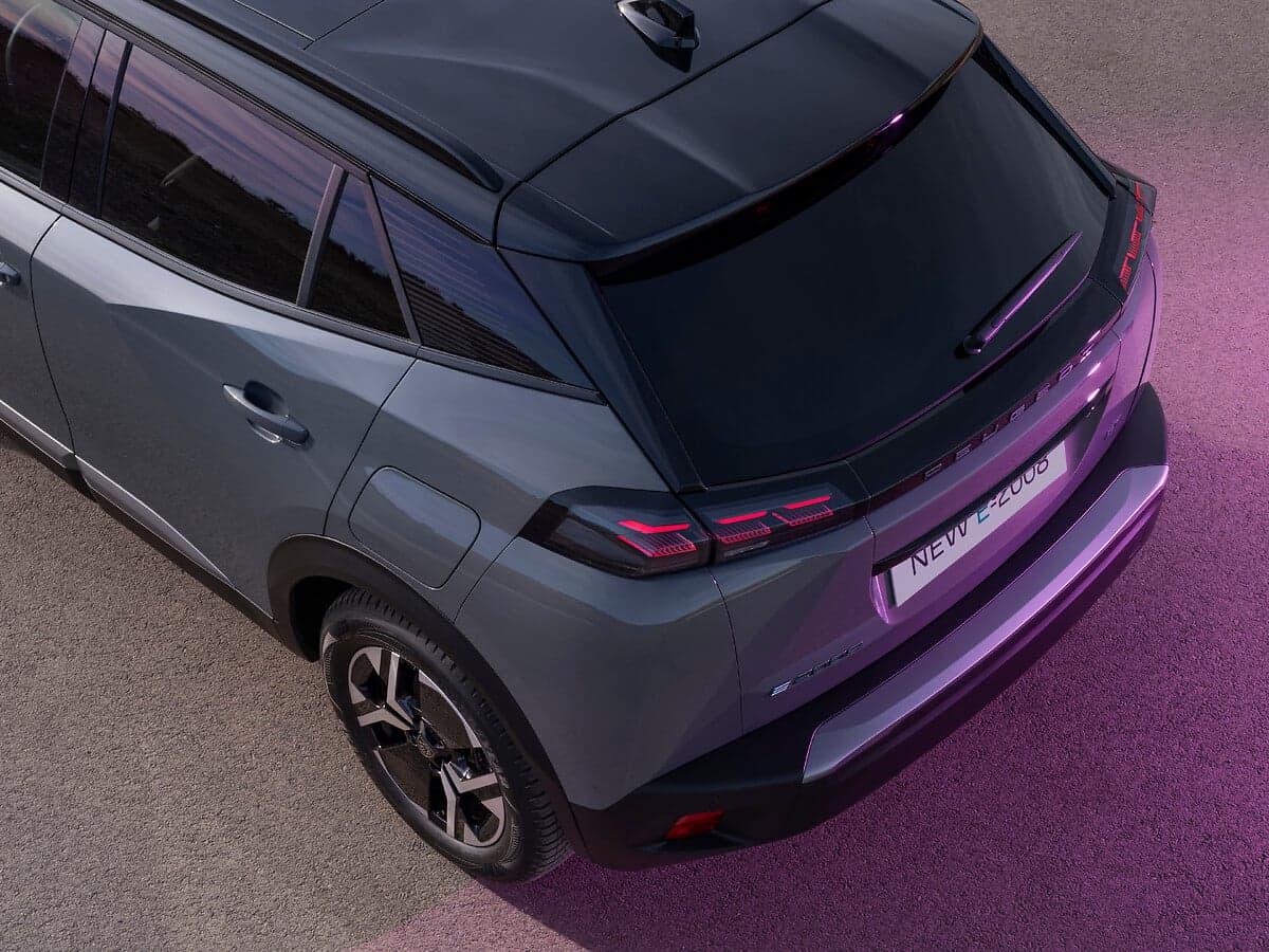 Peugeot 2008 exterior 1