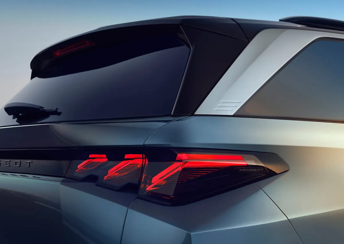 Peugeot 5008 exterior 11