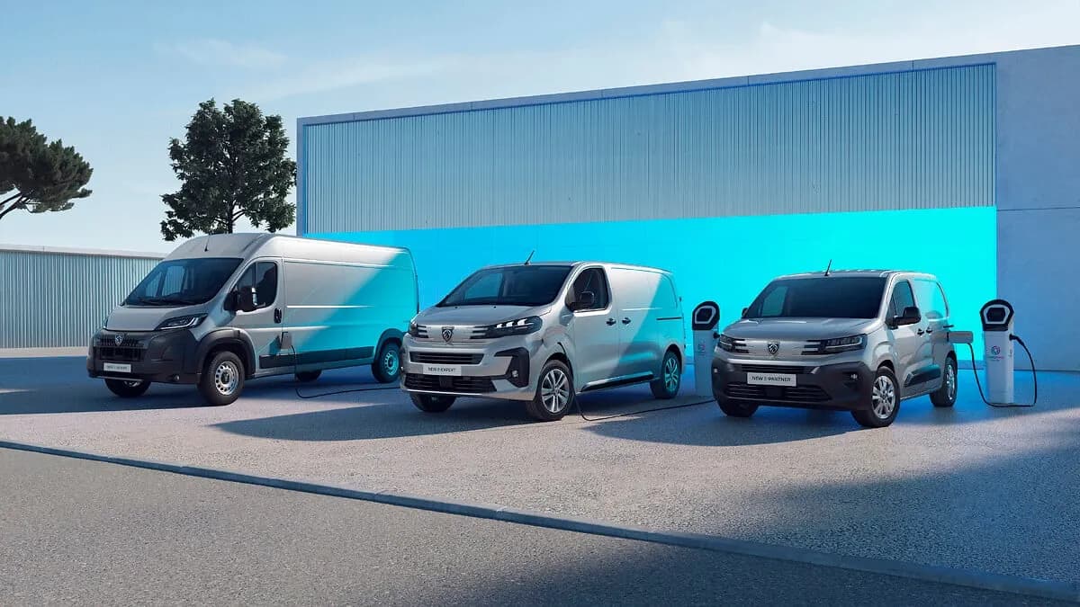 Peugeot Boxer exterior 12
