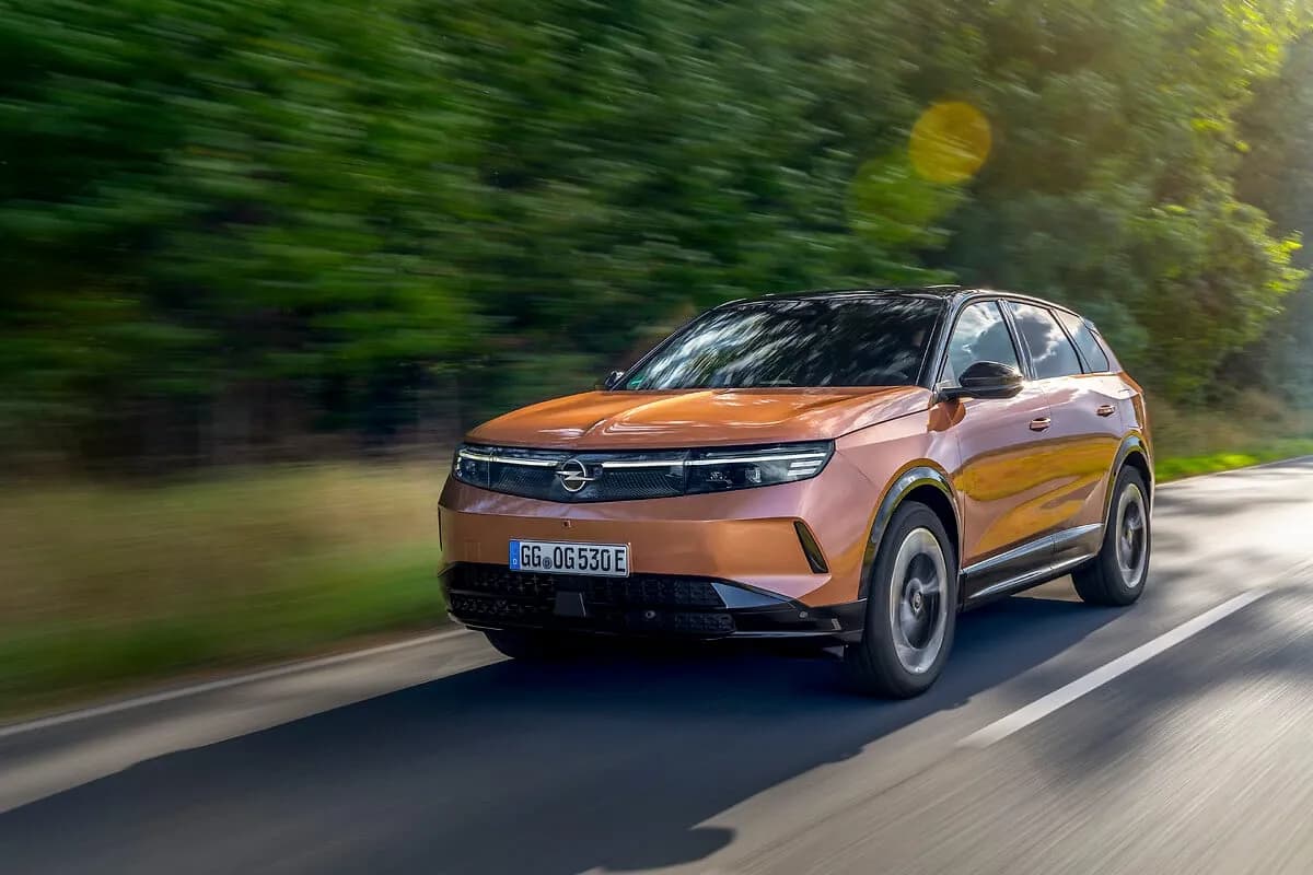 Opel Grandland exterior