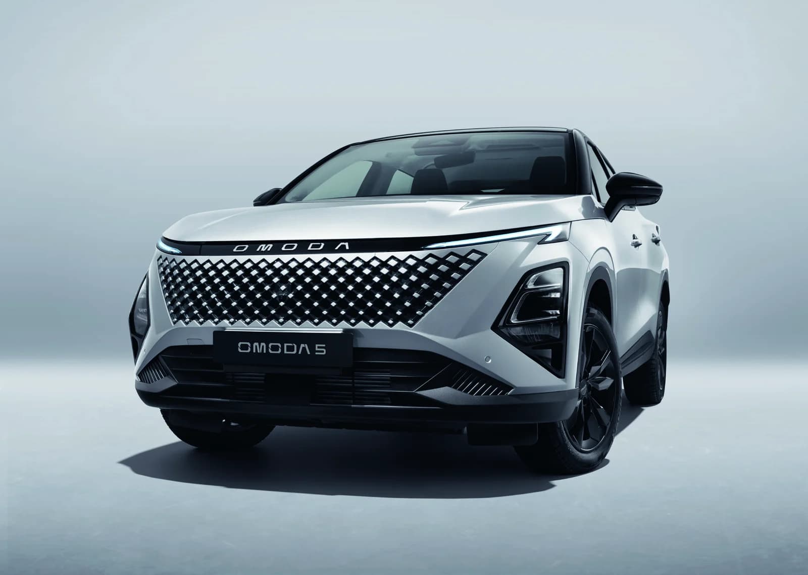 Omoda 5 SHS-H exterior 1